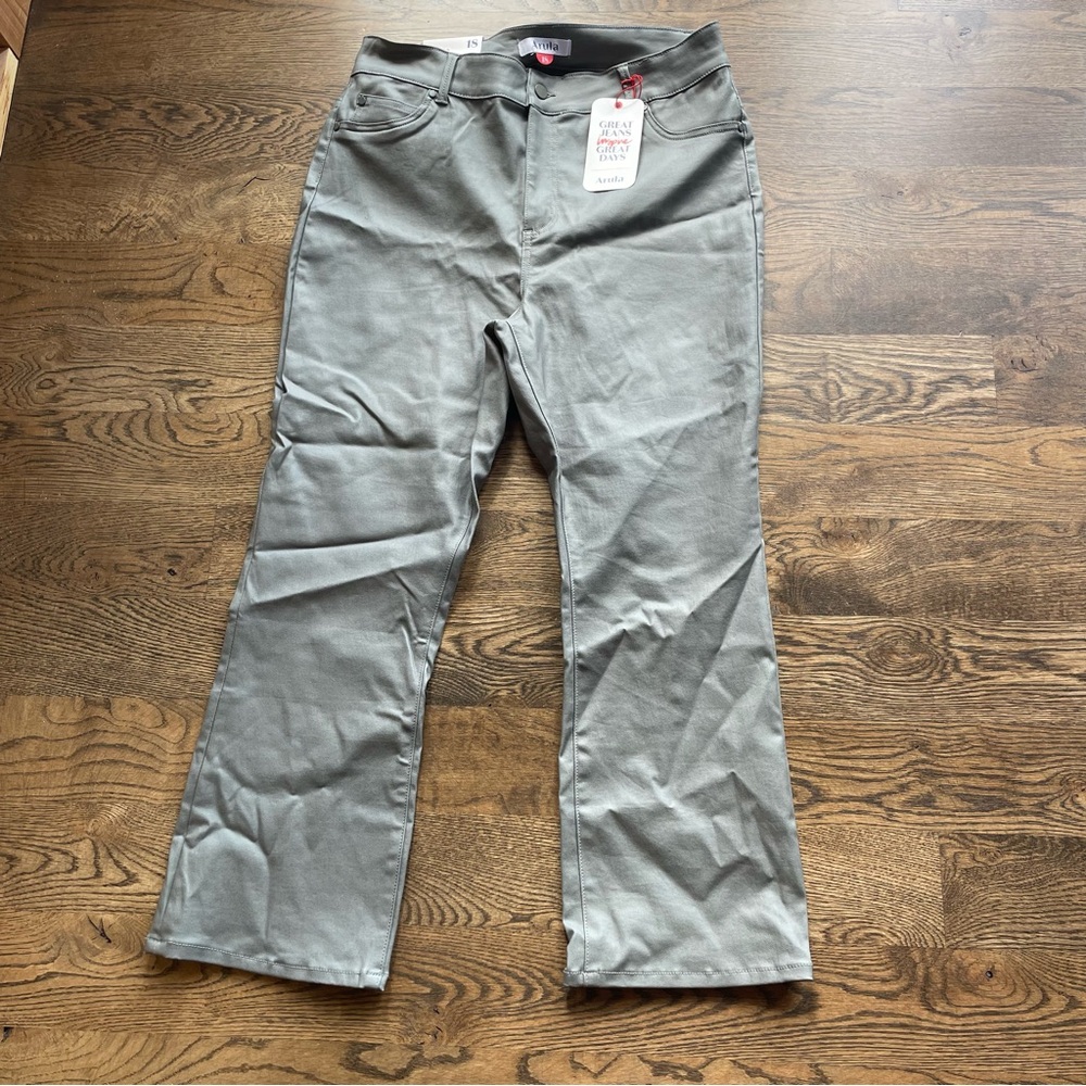 NEW Arula High-Rise Crop Curve-Hugging Sage Green Jeans, Women’s Size 18